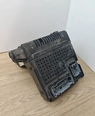 Volvo V70 Fuse module 30765149 00006118144 28024622