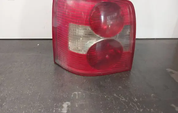 Volkswagen PASSAT B5.5 Rear/tail lights 3B9945095AA