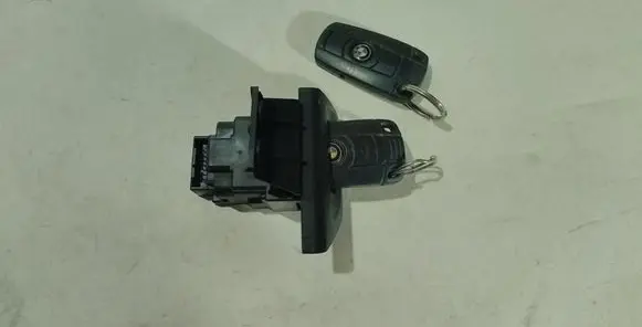 BMW 1 E81 E87 Ignition lock 0158 693370903 10862510