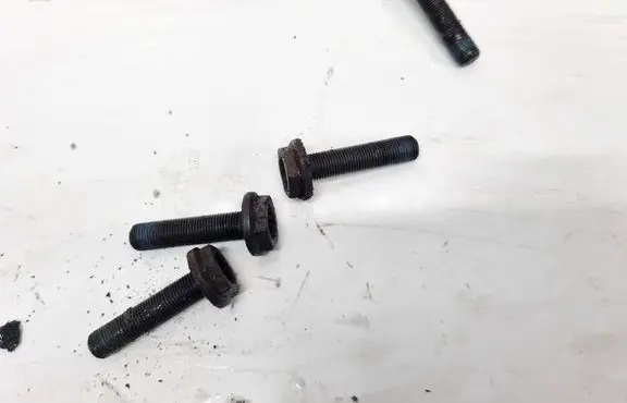 Audi A4 S4 B5 8D Nuts/bolts 