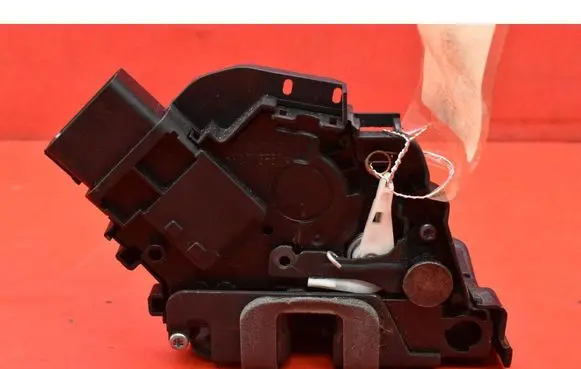 Ford S-MAX Front door lock 8M2AR21812AA