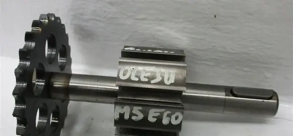 BMW 5 E60 E61 Oil pump balance shaft 
