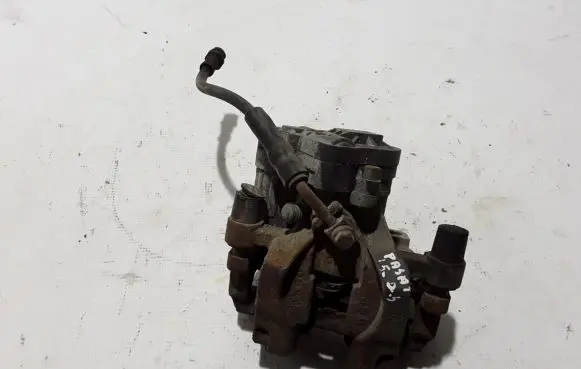 Volkswagen PASSAT B8 Rear brake caliper 3Q0615424