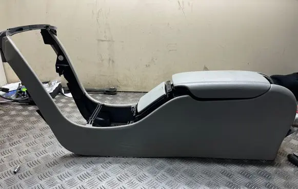 Mercedes-Benz CL C215 Center console A2156800250 E9521501