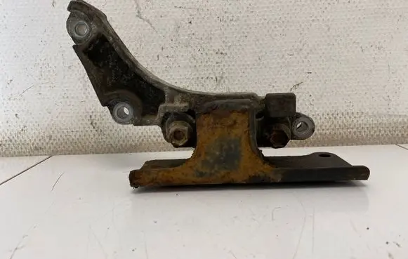 Nissan Murano Z50 Engine mount bracket 11220CA000 11220CA00A 11253CA000