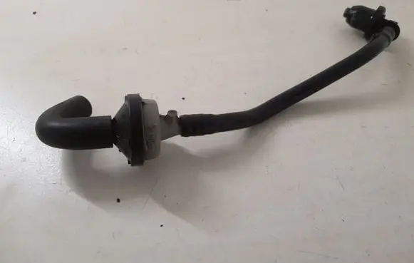 Volkswagen PASSAT B6 Vacuum line/pipe/hose 1J0121619