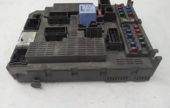 Citroen C5 Fuse module 9645030380