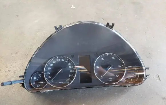Mercedes-Benz C W203 Speedometer (instrument cluster) A2035404947 110080266005