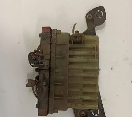 Opel Zafira A Coolant fan relay 24462346