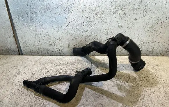 Jaguar XF X260 Engine coolant pipe/hose