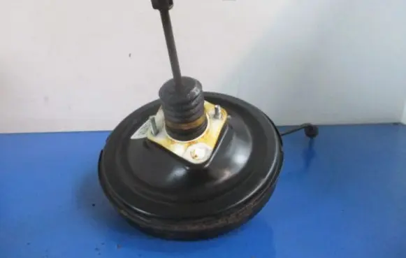 Opel Zafira B Brake booster 13142362