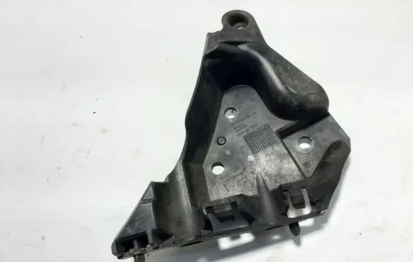 Front bumper mounting bracket