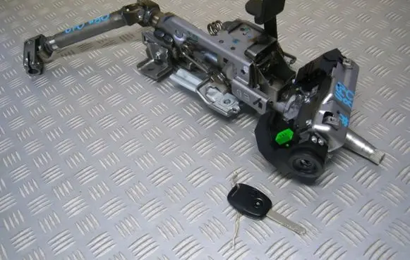 Steering wheel axle set