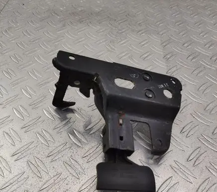 Audi A6 S6 C6 4F Engine bonnet/hood lock/latch loop/hook 4F0823480A