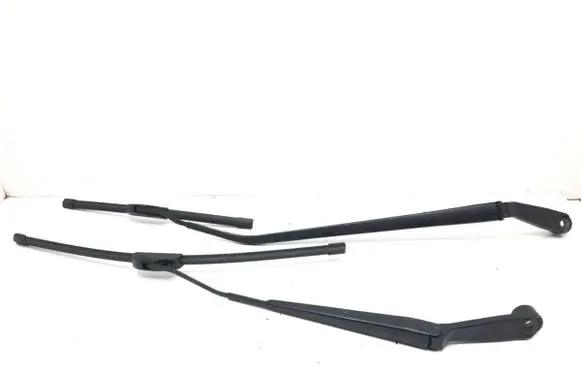 Front wiper blade arm