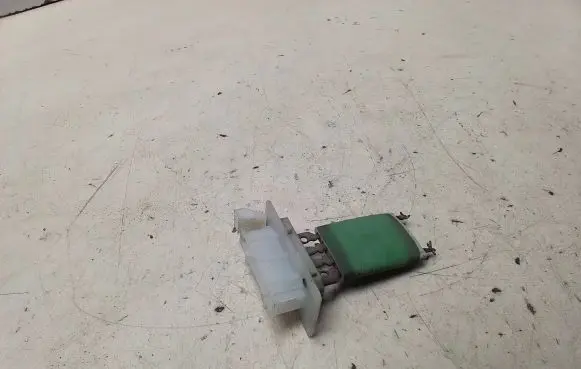 Volkswagen Touran I Heater blower fan relay 