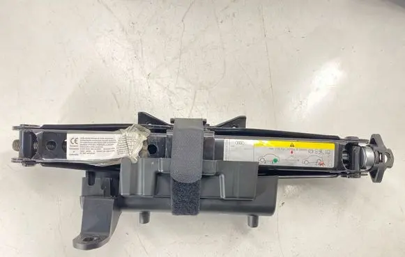 Audi A3 S3 8V Spare wheel mounting bracket 8V0011031B 1K0803899D 8V3012109G