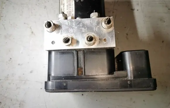 BMW 1 E81 E87 ABS Pump 34516787836 6787837
