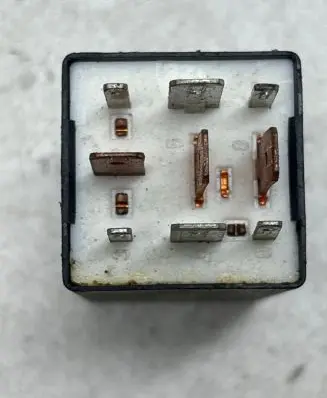 Volkswagen PASSAT B3 Other relay 357927181A