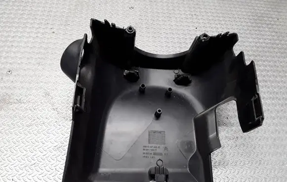 Steering wheel column trim
