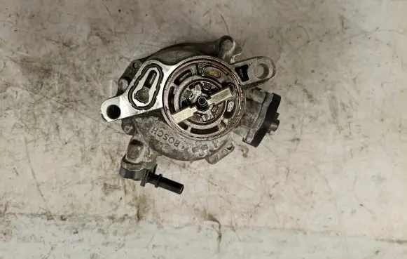Citroen DS5 Vacuum pump 9804021880 2C11611Y1870