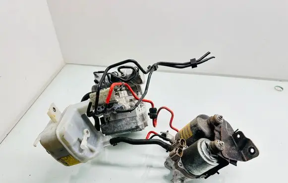 Toyota Yaris ABS Pump 4707012010 4727047030