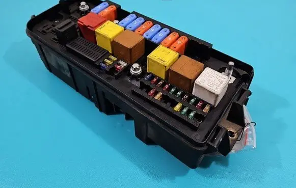 Opel Signum Fuse box set 13172978 IMPRK1454993