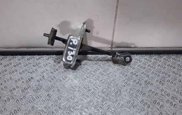 Hyundai i30 Front door check strap stopper 