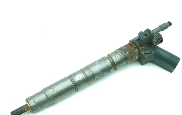 BMW X5 F15 Fuel injector 7823461