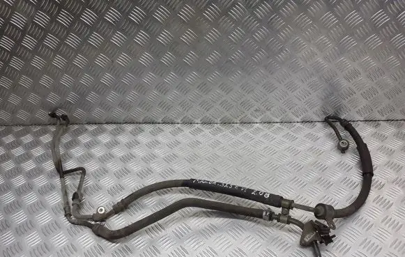 Mazda 323 F Power steering pump