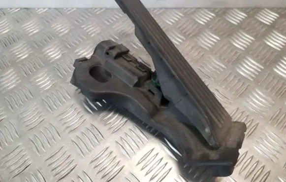 Audi A3 S3 8P Accelerator throttle pedal 1K1723503L