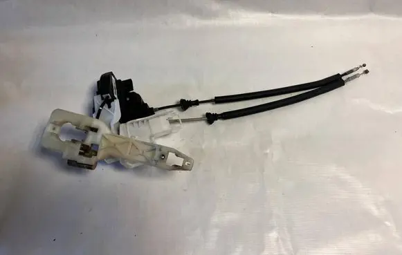 Hyundai Sonata Front door lock 813103K040