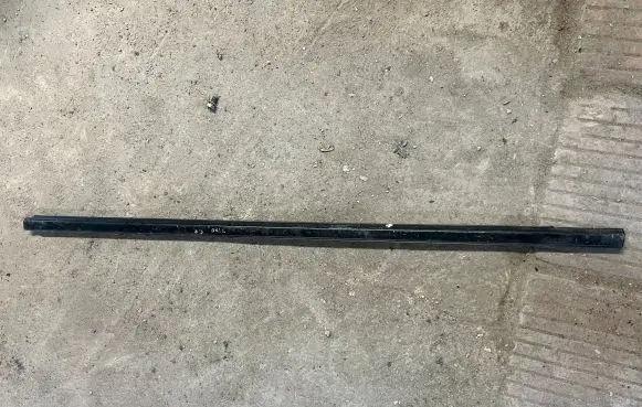 Nissan Almera Tino Rubber seal front door window/glass 