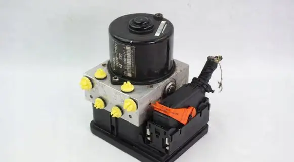 Toyota Yaris ABS Pump 445400D011 895410D030