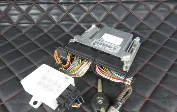 BMW X3 E83 Engine ECU kit and lock set 0281013924 030355433 7811999