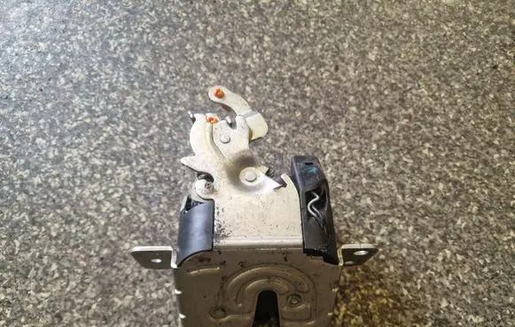 Mitsubishi Colt Tailgate/trunk/boot lock/catch/latch