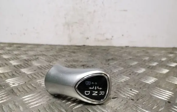 Mitsubishi Outlander Gear lever shifter trim leather/knob