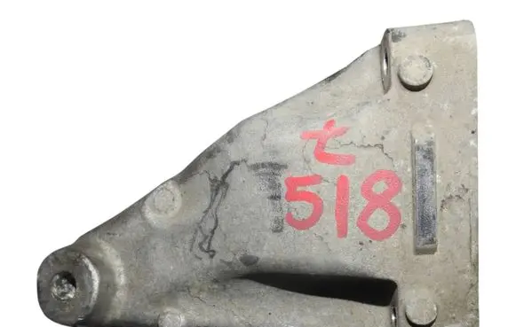 Mercedes-Benz Sprinter W907 W910 Engine mounting bracket A6422231400
