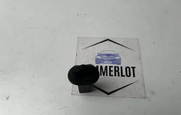 BMW X5 E70 Fuel tank opening switch 82289392 8228939