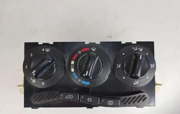 Mercedes-Benz A W168 Climate control unit 1688300485