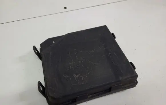 Toyota Verso Fuse box cover