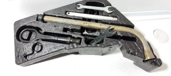Audi Q7 4L Tool set 4L0012113C 1T0805615A 7L0012219
