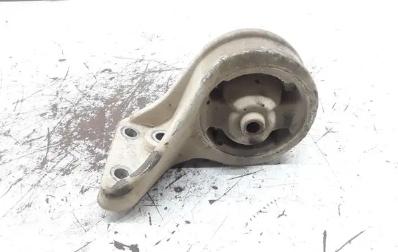 Hyundai Santa Fe Engine mount bracket