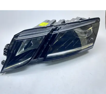 Skoda Octavia Mk3 (5E) Headlight/headlamp 030110423100 5E1941015D LE15A6369