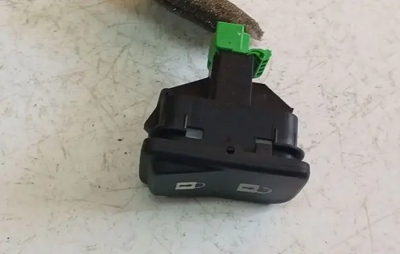 Volvo V50 Central locking switch button 6582