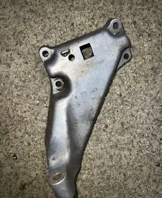 BMW 5 E28 Engine mounting bracket 1175603