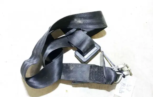 Middle seatbelt (rear)