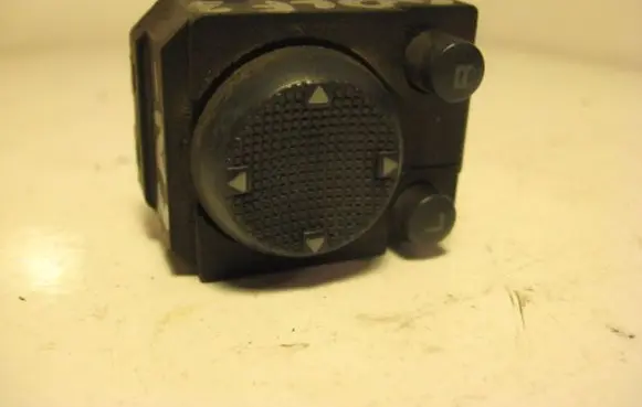 Volkswagen Golf III Wing mirror switch 1L0959565
