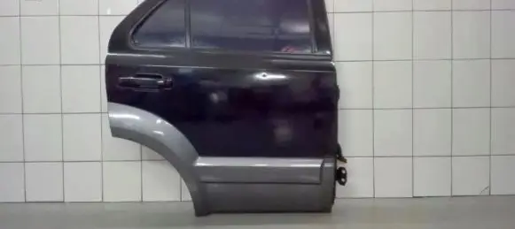 KIA Sorento Front door