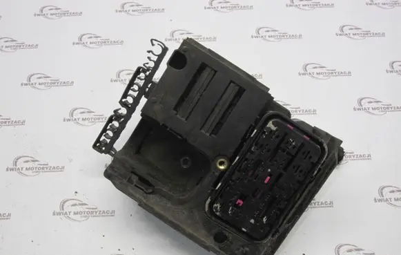 Volkswagen PASSAT Fuse box set 1K0907361B